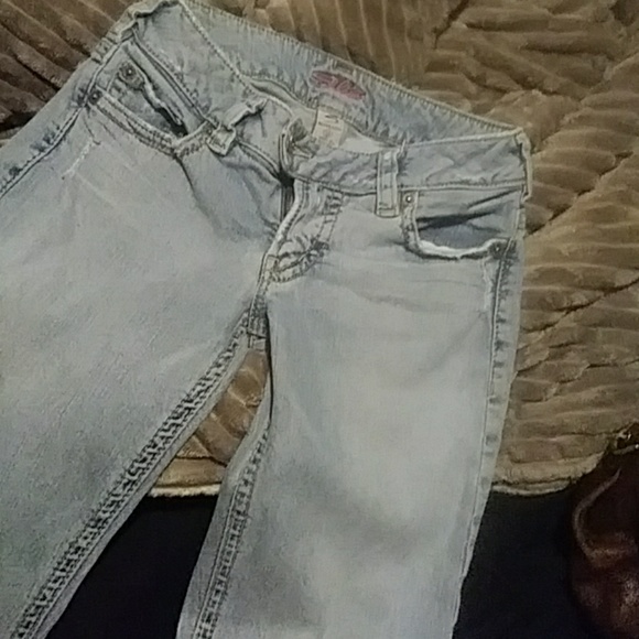 Clothes - Picture 3 of 4